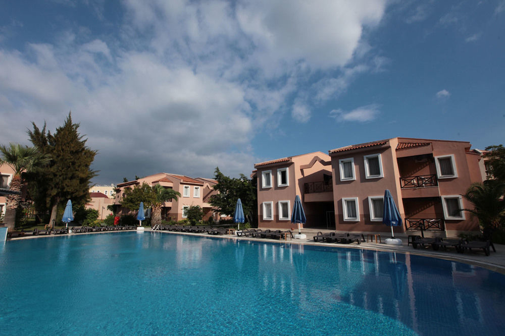 Club Yali Hotels & Resort Ґумулдур Екстер'єр фото